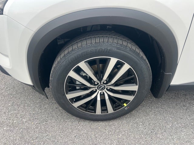 2025 Nissan Pathfinder Platinum CAPTAIN CHAIRS, CARGO PACKAGE