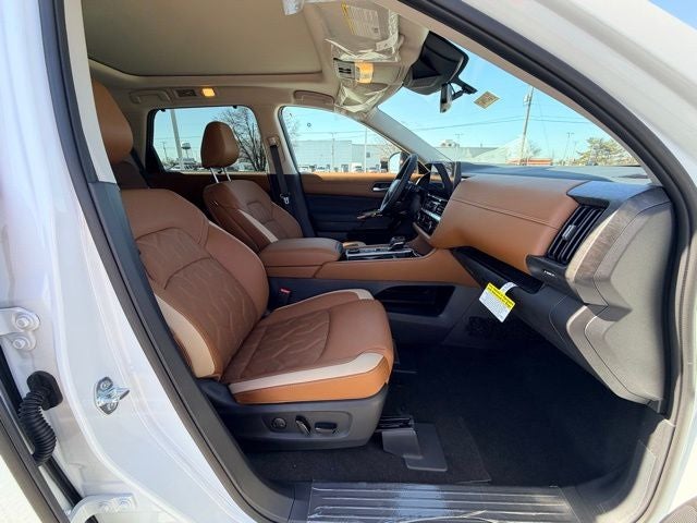 2026 Nissan Pathfinder Platinum CAPTAIN CHAIRS, CARGO PACKAGE