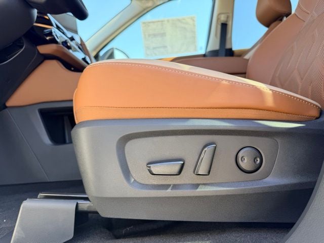 2026 Nissan Pathfinder Platinum CAPTAIN CHAIRS, CARGO PACKAGE