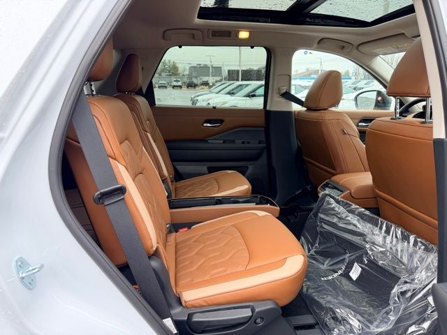 2026 Nissan Pathfinder Platinum CAPTAIN CHAIRS, CARGO PACKAGE