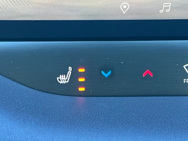 2026 Nissan LEAF PLATINUM+ CARGO, FLOOR MAT PACKAGE