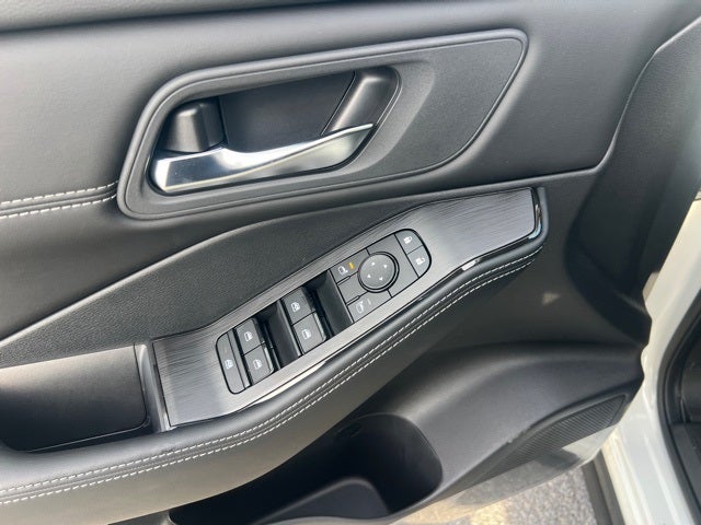 2026 Nissan Rogue SV PREMIUM, COLD WEATHER PACKAGE