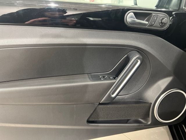 2013 Volkswagen Beetle Convertible 2.5L