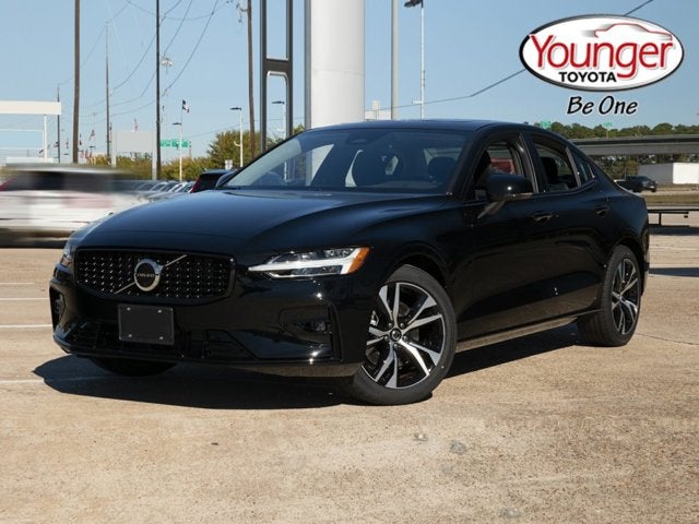 2024 Volvo S60 Plus Black Edition