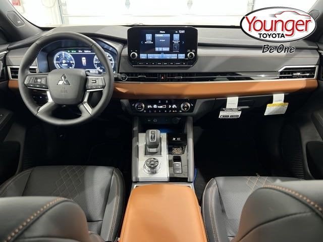 2023 Mitsubishi Outlander PHEV 40th Anniversary