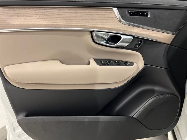 2025 Volvo XC90 Core