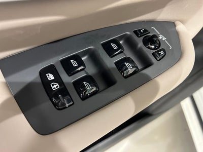 2025 Volvo XC90 Core