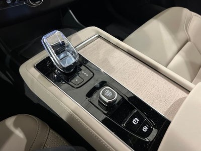 2025 Volvo XC90 Core