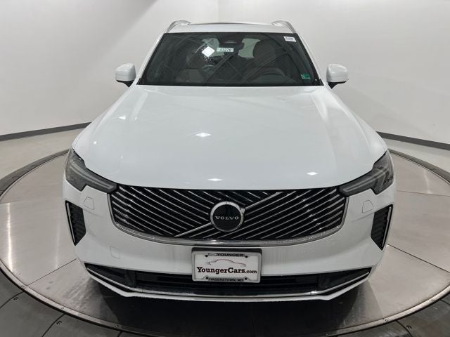 2025 Volvo XC90 Core