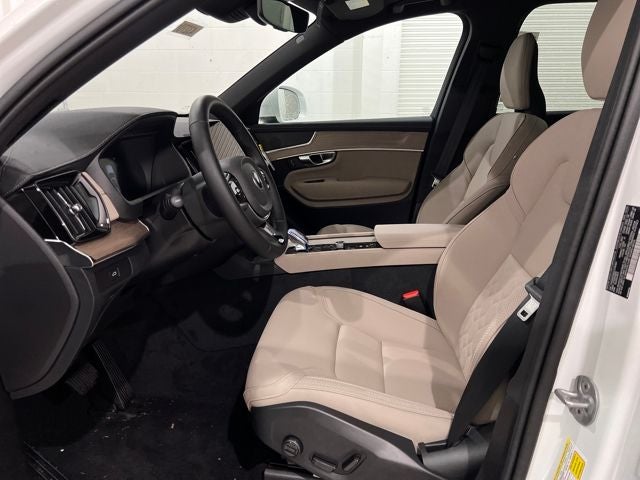 2025 Volvo XC90 Core