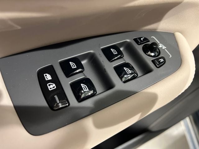 2026 Volvo XC90 Plus