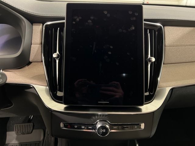 2026 Volvo XC90 Plus