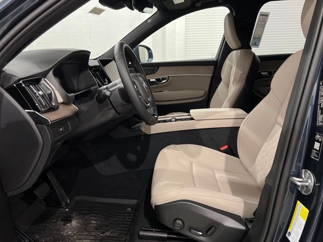 2026 Volvo XC90 Plus