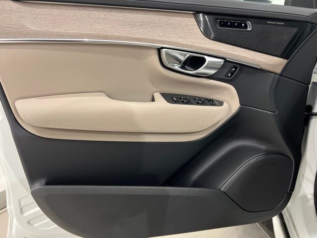 2026 Volvo XC90 Plus