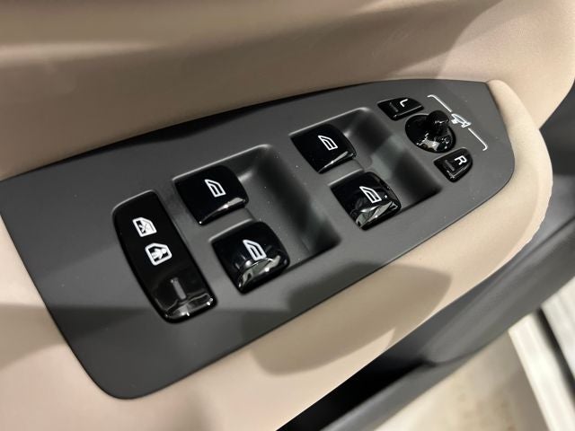 2026 Volvo XC90 Plus