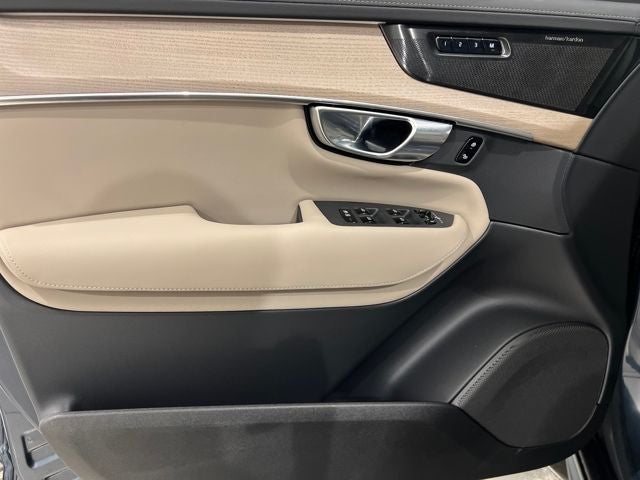 2026 Volvo XC90 Ultra Dark Theme