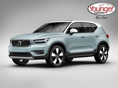 2021 Volvo XC40 Momentum