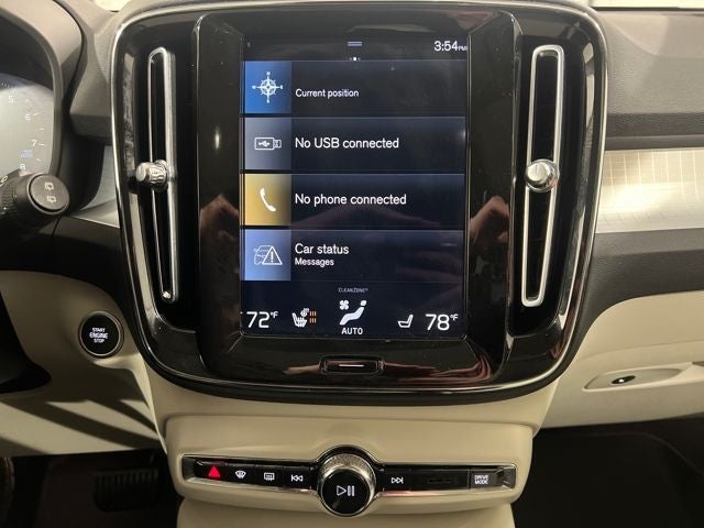 2021 Volvo XC40 Momentum