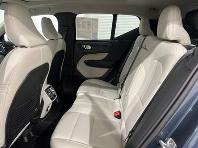 2021 Volvo XC40 Momentum