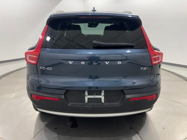 2021 Volvo XC40 Momentum