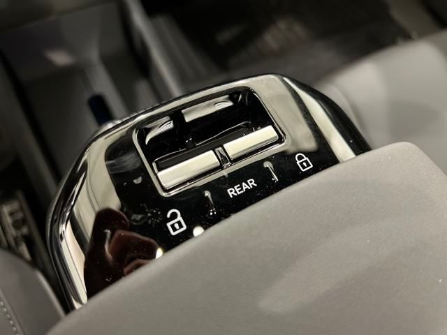 2025 Volvo EX30 Plus