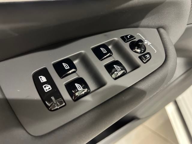 2025 Volvo XC90 Plug-In Hybrid Plus