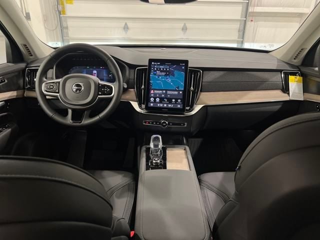 2025 Volvo XC90 Plug-In Hybrid Plus