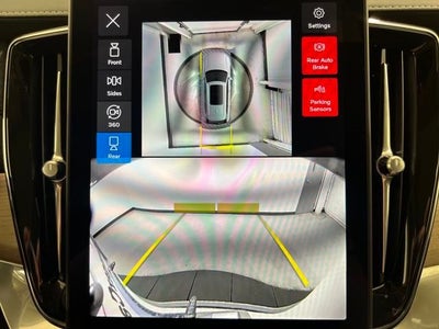 2025 Volvo XC90 Plug-In Hybrid Plus