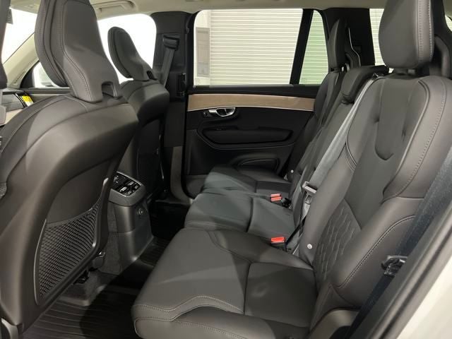 2025 Volvo XC90 Plug-In Hybrid Plus