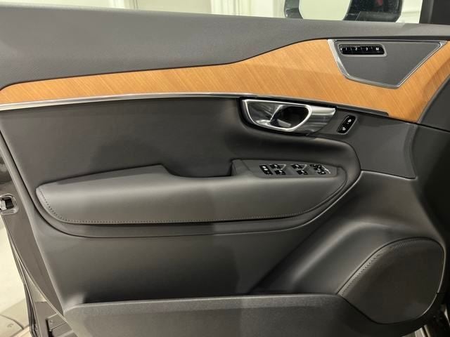 2025 Volvo XC90 Plug-In Hybrid Plus