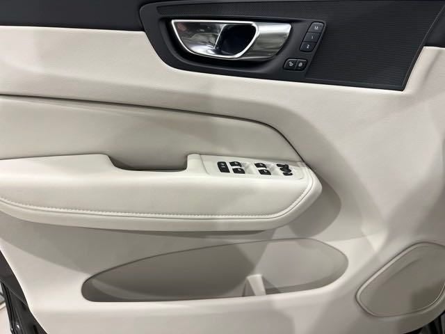 2025 Volvo XC60 Plug-In Hybrid Plus