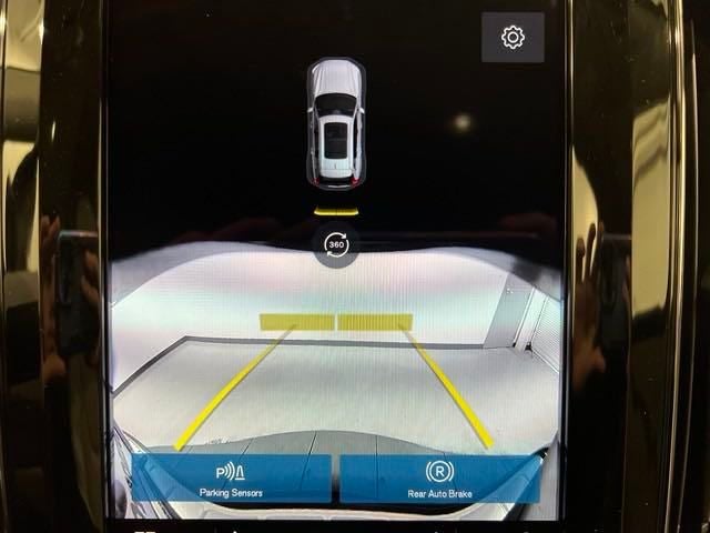 2025 Volvo XC60 Plug-In Hybrid Plus