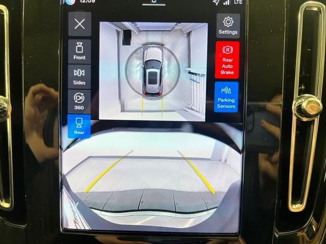 2026 Volvo XC40 Plus