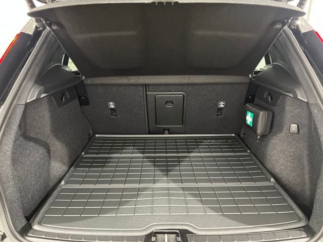 2026 Volvo XC40 Plus