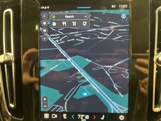 2025 Volvo XC40 Core Bright Theme