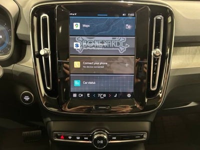 2025 Volvo XC40 Core Bright Theme