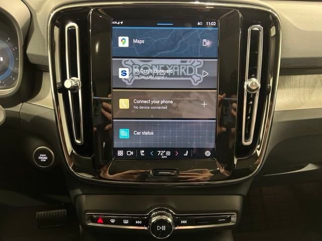 2025 Volvo XC40 Core Bright Theme