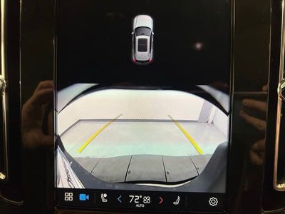 2025 Volvo XC40 Core Bright Theme