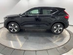 2025 Volvo XC40 Core Bright Theme