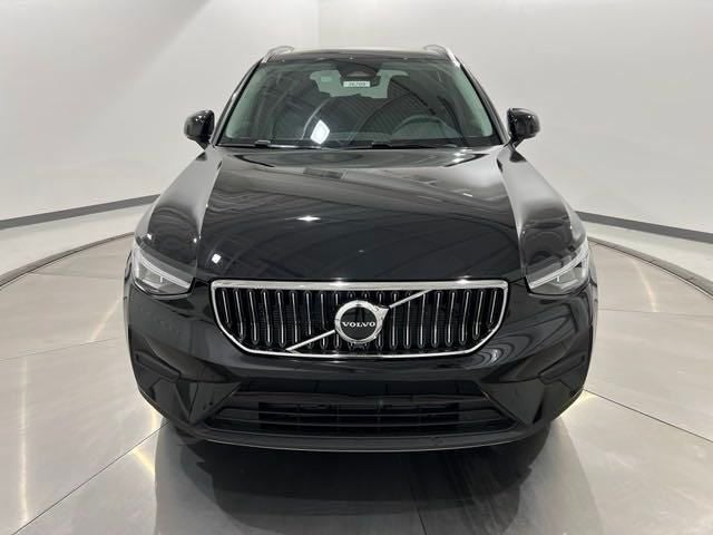 2025 Volvo XC40 Core Bright Theme