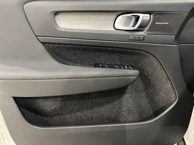 2026 Volvo XC40 Ultra