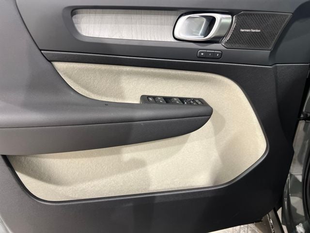 2026 Volvo XC40 Ultra