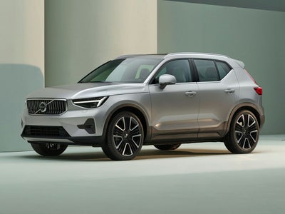 2023 Volvo XC40 Core