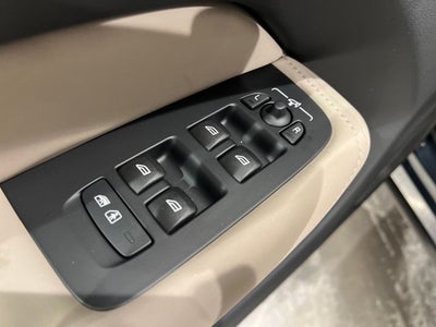 2026 Volvo XC60 Plus