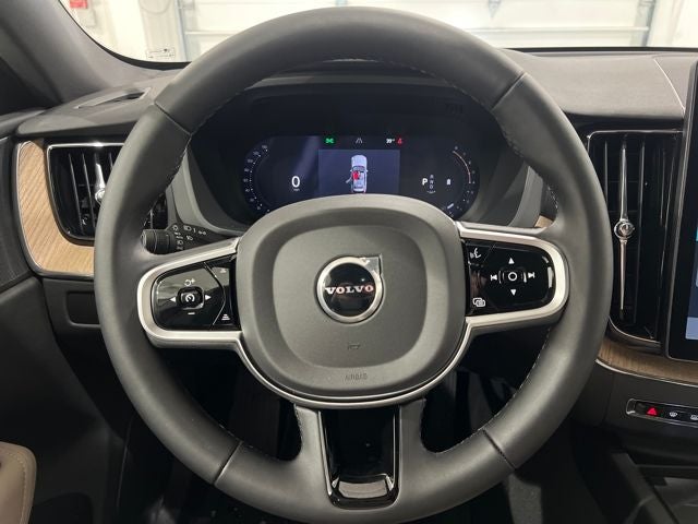 2026 Volvo XC60 Plus