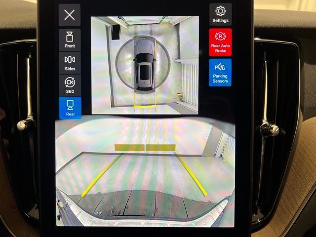 2026 Volvo XC60 Plus