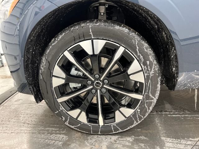 2026 Volvo XC60 Plus