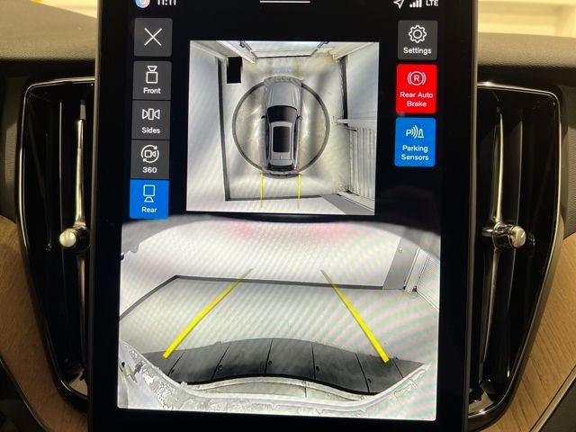 2026 Volvo XC60 Plus