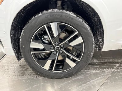 2026 Volvo XC60 Plus