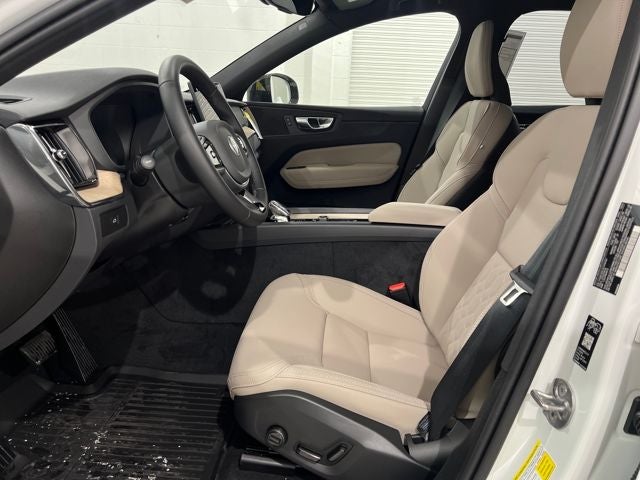 2026 Volvo XC60 Plus